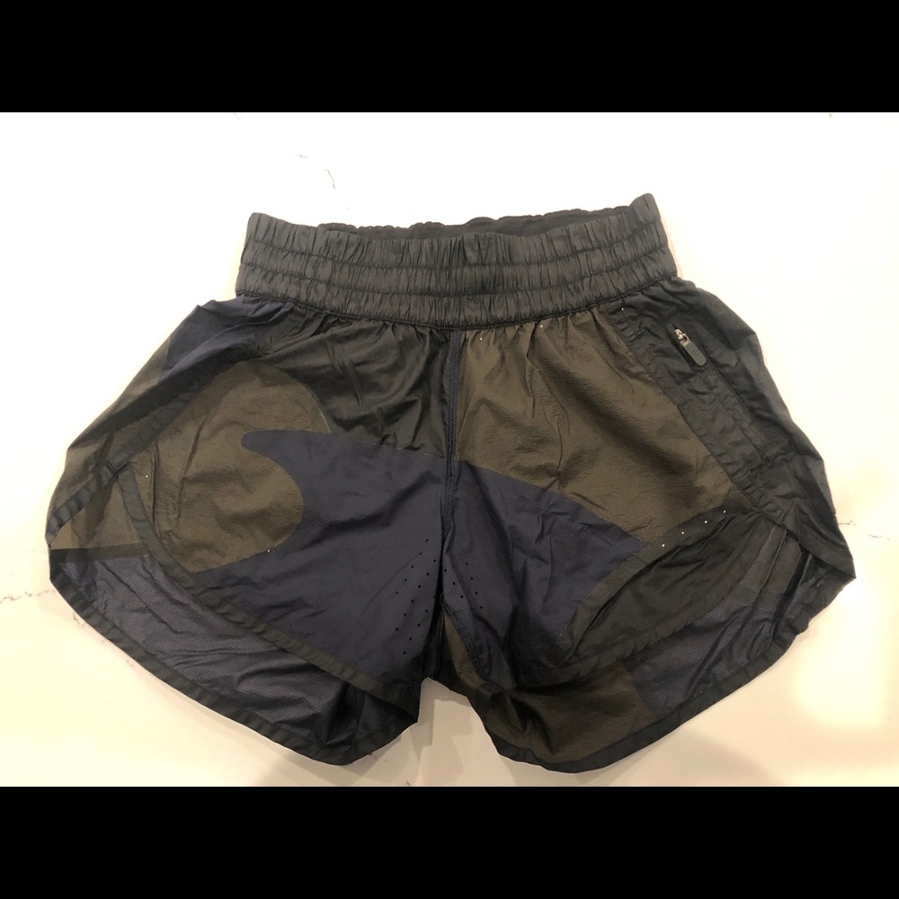 Lululemon windbreaker shorts